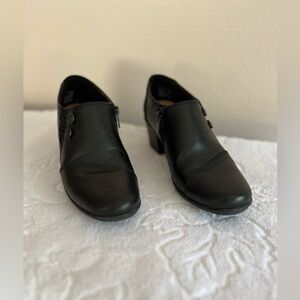 Clarks Emslie Warren Black Leather Heeled Ankle Booties Women’s